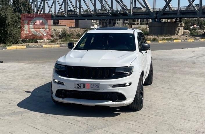 جیپ گراند شیرۆکی